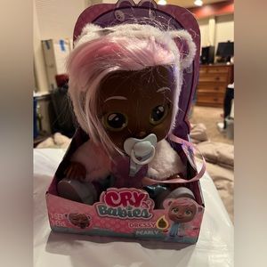 NEW Cry Babies Dressy Pearly Interactive Baby Doll Pink Hair Cute Stylish Outfit